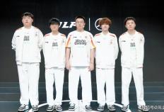 LPL全华班被(bèi)打成人机！Light刷新恥(chǐ)辱(rǔ)紀(jì)录，单场对位落(luò)後(hòu)8766