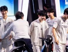 【一競(jìng)技(jì)1JingJi】LOL：LPL世界赛陪(péi)练陣(zhèn)容曝光！