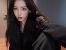 解(jiě)说Rita那(nà)么漂亮(liàng)，为什么没有职业选手和解(jiě)说追求她(tā)？