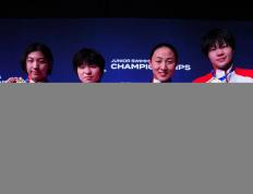 中(zhōng)国游泳新秀崭露头角，两位年轻选手(shǒu)夺得(dé)八枚金(jīn)牌