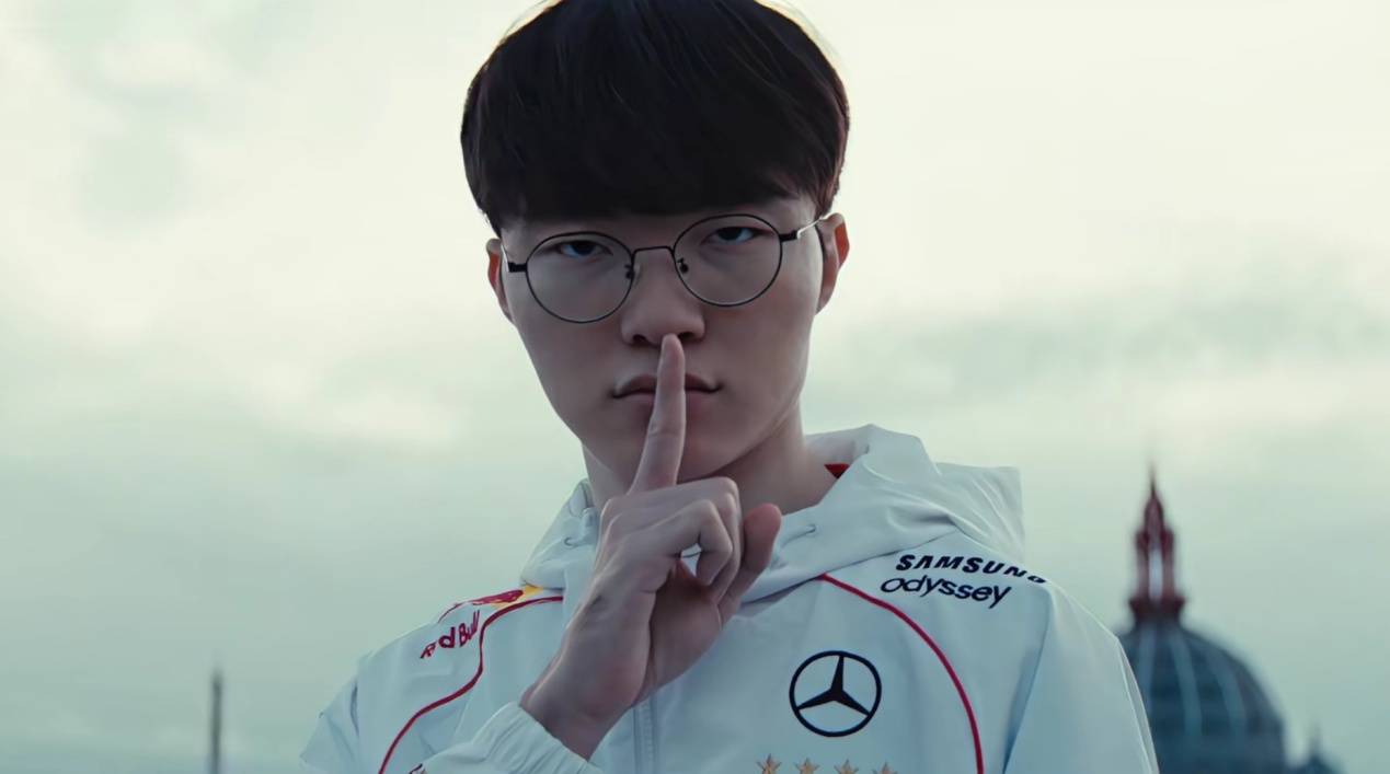 Faker绝境爆(bào)发,T1开启愤怒形態(tài)!CFO逆转打团灭,比赛拖入决胜局