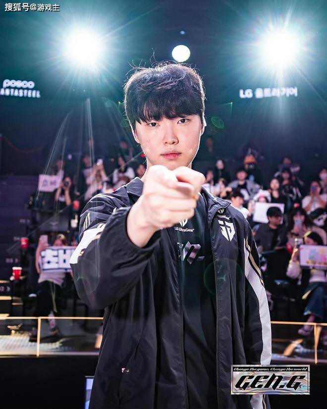 韓(hán)网票選(xuǎn)S15战队毒奶榜(bǎng)火了(le),IG键盘冒奶,碾压TES成LPL第一