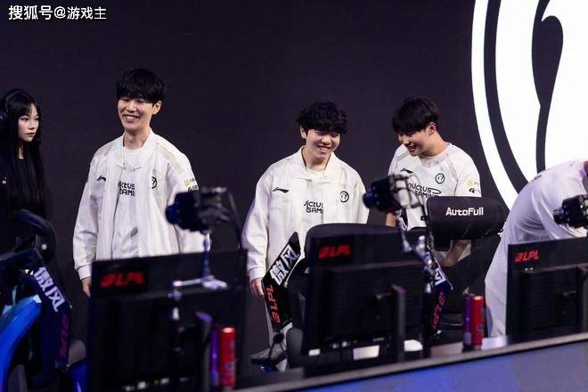 韓(hán)网票選(xuǎn)S15战队毒奶榜(bǎng)火了(le),IG键盘冒奶,碾压TES成LPL第一