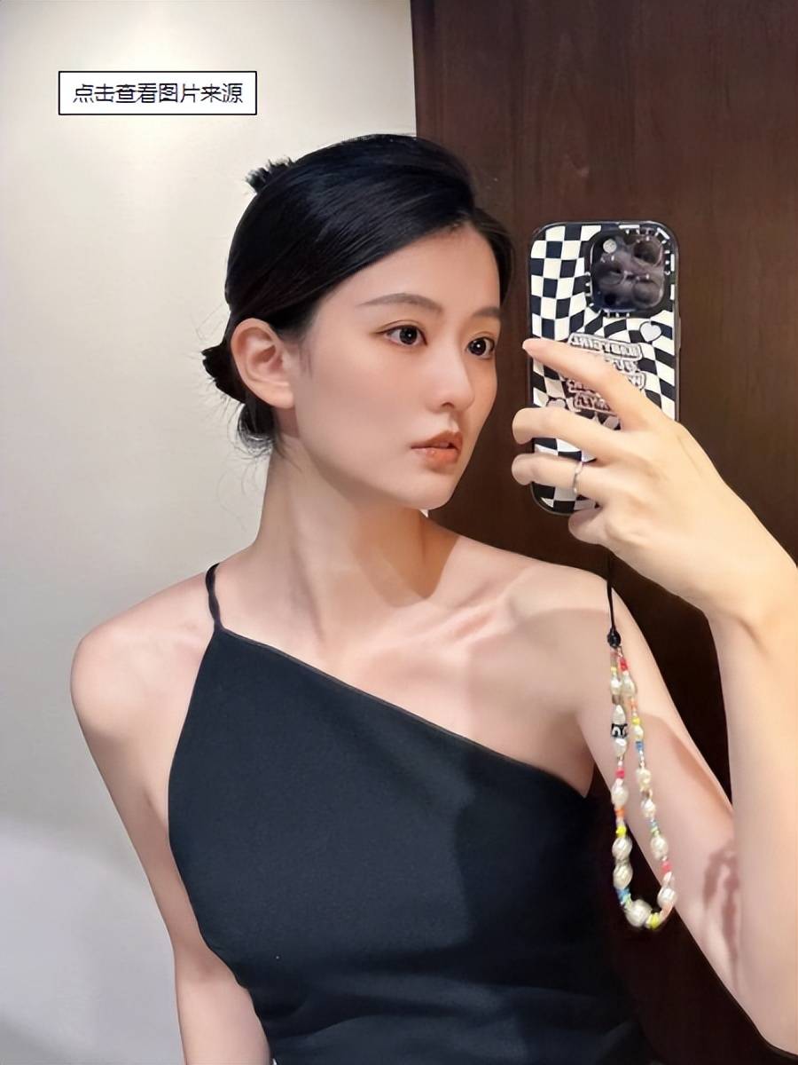 天(tiān)呐!喬(qiáo)欣这波(bō)操作太秀了,500亿豪门?秘密結(jié)婚(hūn)?这是要(yào)上(shàng)天(tiān)!