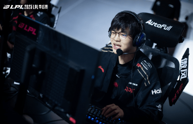 LPL冒(mào)泡赛:IG能(néng)否逆襲(xí)?TES能(néng)否保住優(yōu)势?