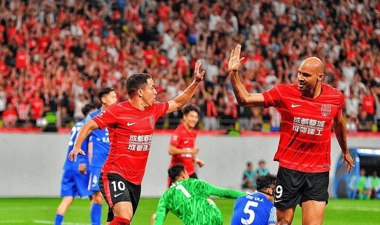 争冠(guān)之战，申花(huā)蓉城天(tiān)王山之战，斯卢茨基的豪赌能否兌(duì)現(xiàn)？