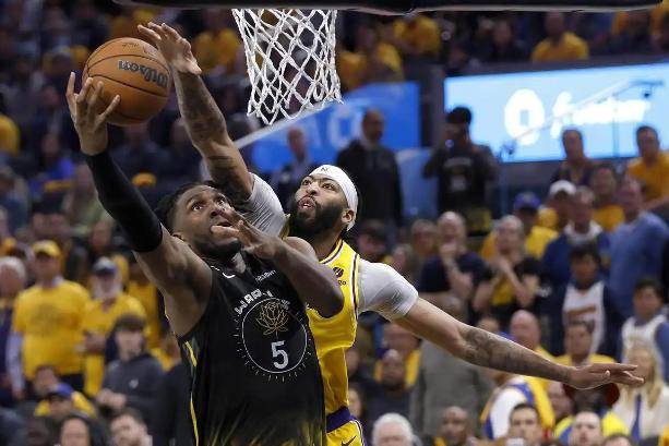 NBA季前赛：首(shǒu)秀三分球6中(zhōng)1！NBA冠军后衛(wèi)联手锡安