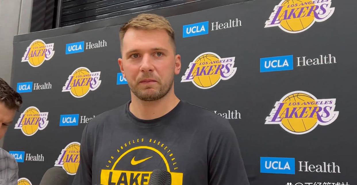 东契奇領(lǐng)袖(xiù)風(fēng)范!季前赛冠軍(jūn)心(xīn)态