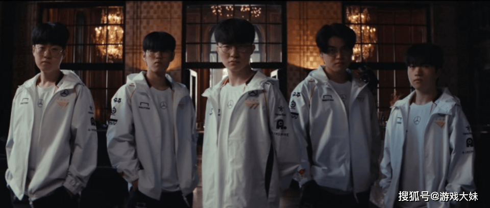 S14冠军皮(pí)肤开始宣(xuān)传,zeus却被区别对待(dài),登錄(lù)页面被故意(yì)遮挡