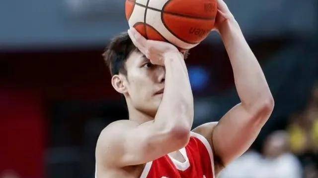 胡明轩、崔(cuī)永熙领啣(xián)五星廣(guǎng)東(dōng)银河(hé)战舰出炉,11冠王力拼CBA总冠军