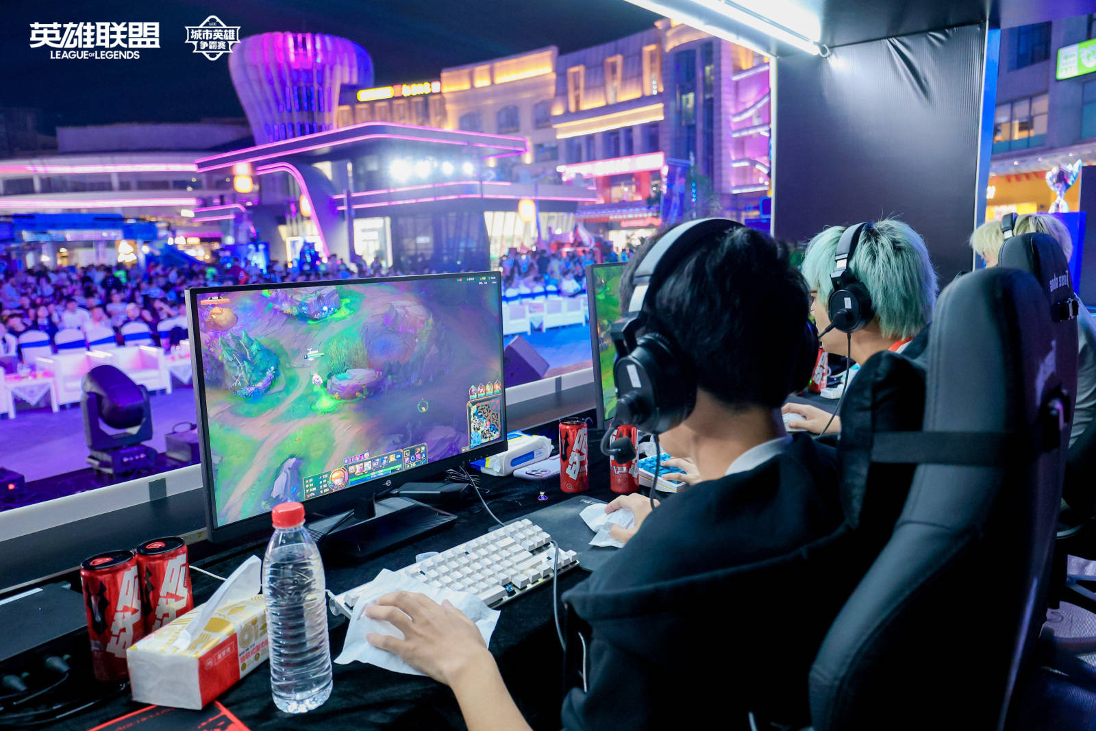 LOL城(chéng)市英雄争霸賽(sài)全国总決(jué)賽(sài)万江启幕(mù),首日两强诞生