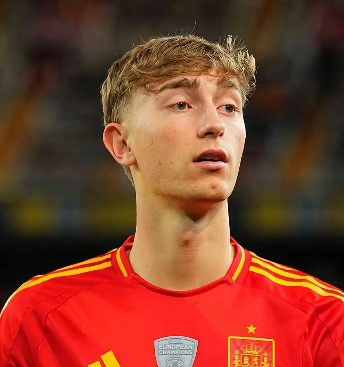 西(xī)班牙最(zuì)新(xīn)26人阵容！羅(luó)德里、卡瓦哈(hā)尔歸(guī)来！最(zuì)强战队！