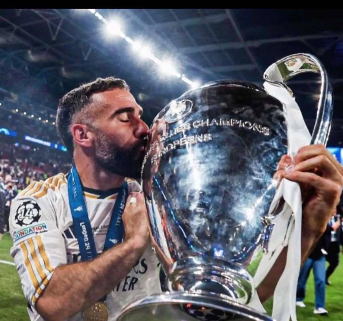 西(xī)班牙最(zuì)新(xīn)26人阵容！羅(luó)德里、卡瓦哈(hā)尔歸(guī)来！最(zuì)强战队！