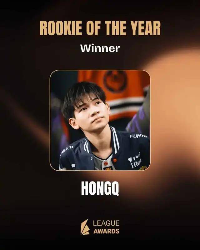 LOL新老交替，Chovy力(lì)压Faker拿年度选手，新王登基(jī)