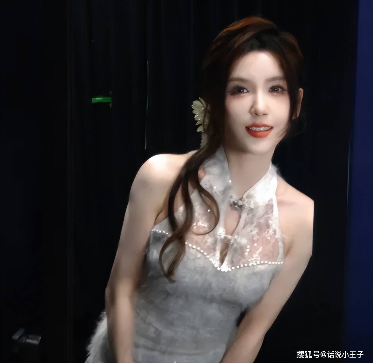 Rita回应获得最佳(jiā)解说！朱开向Doinb开火：不敢C，玩什麽(me)中單(dān)